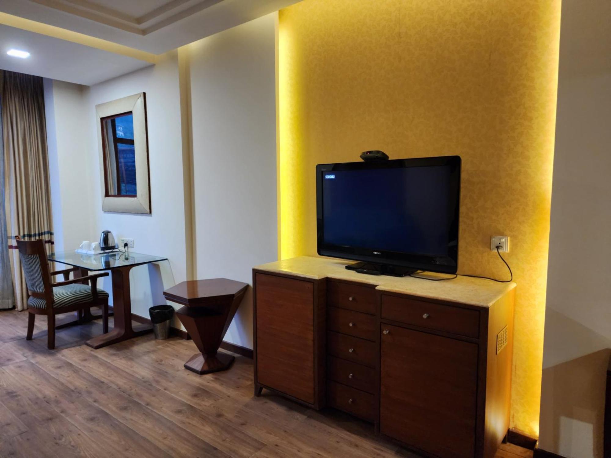 Hotel Royal Ark - Kasauli Buitenkant foto