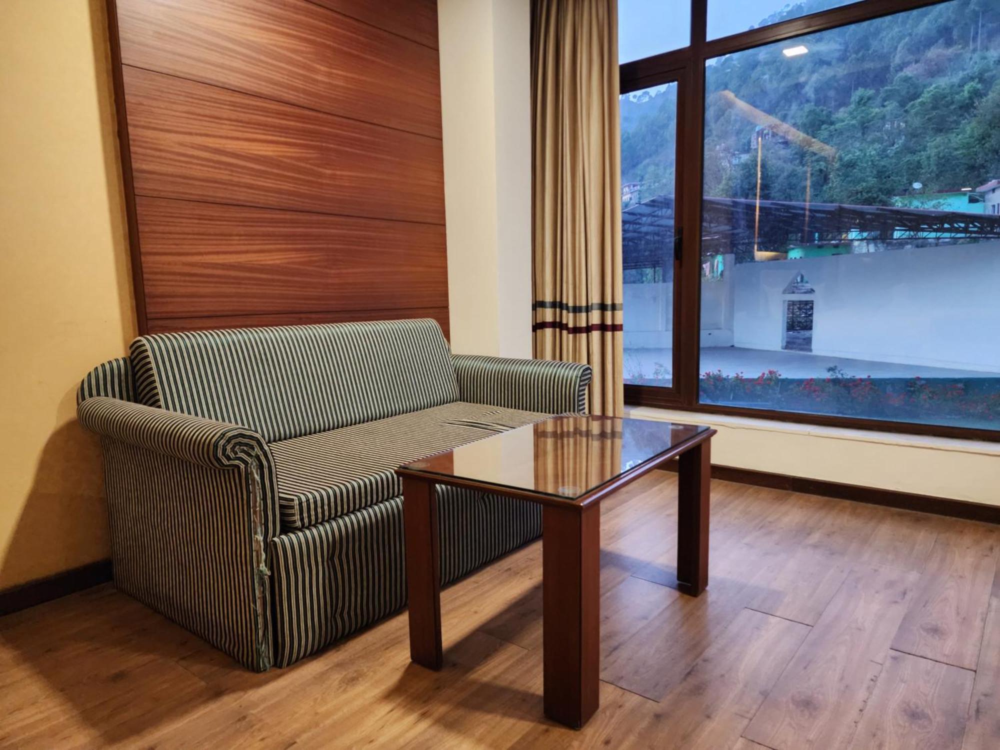 Hotel Royal Ark - Kasauli Buitenkant foto