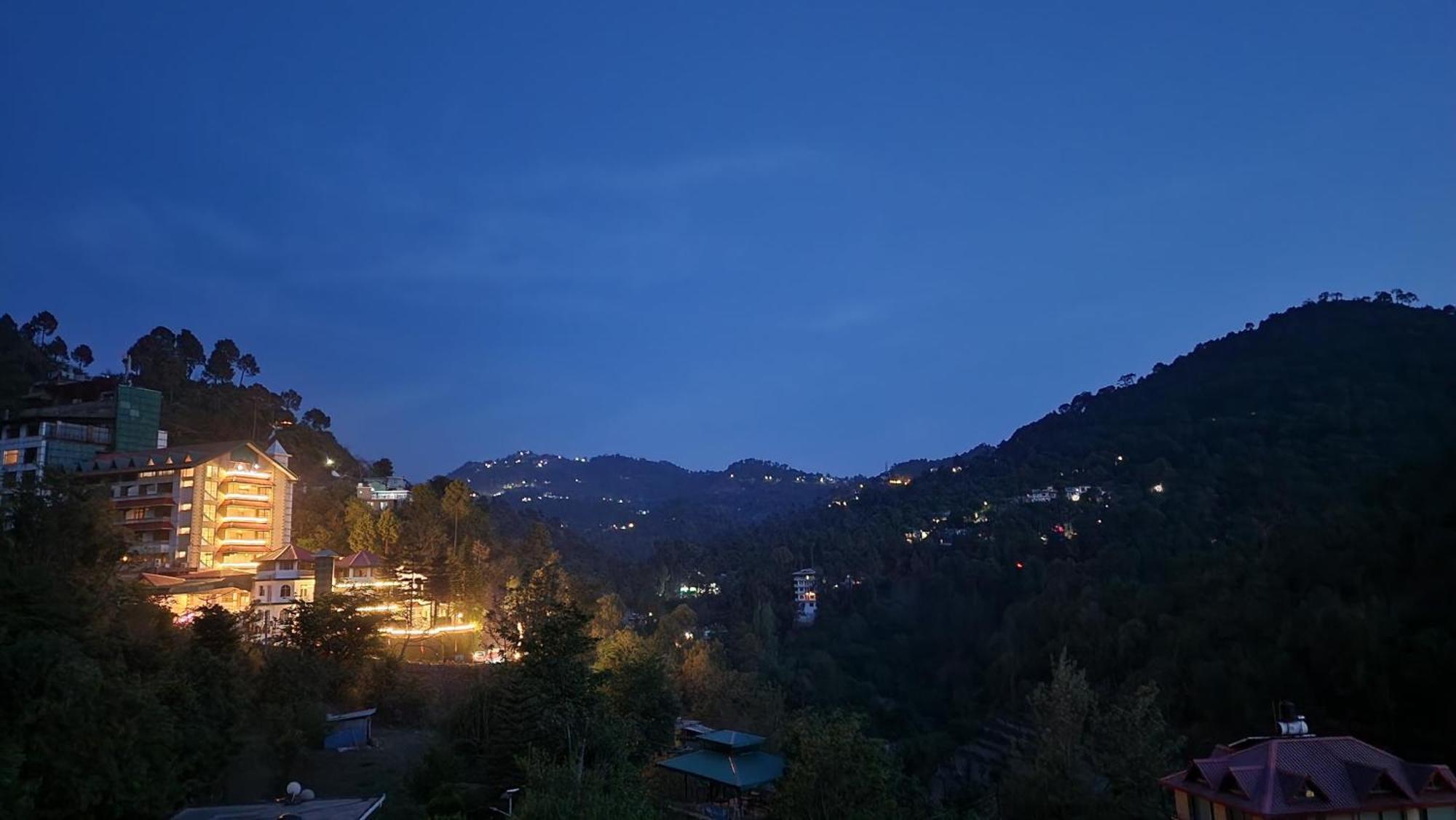 Hotel Royal Ark - Kasauli Buitenkant foto