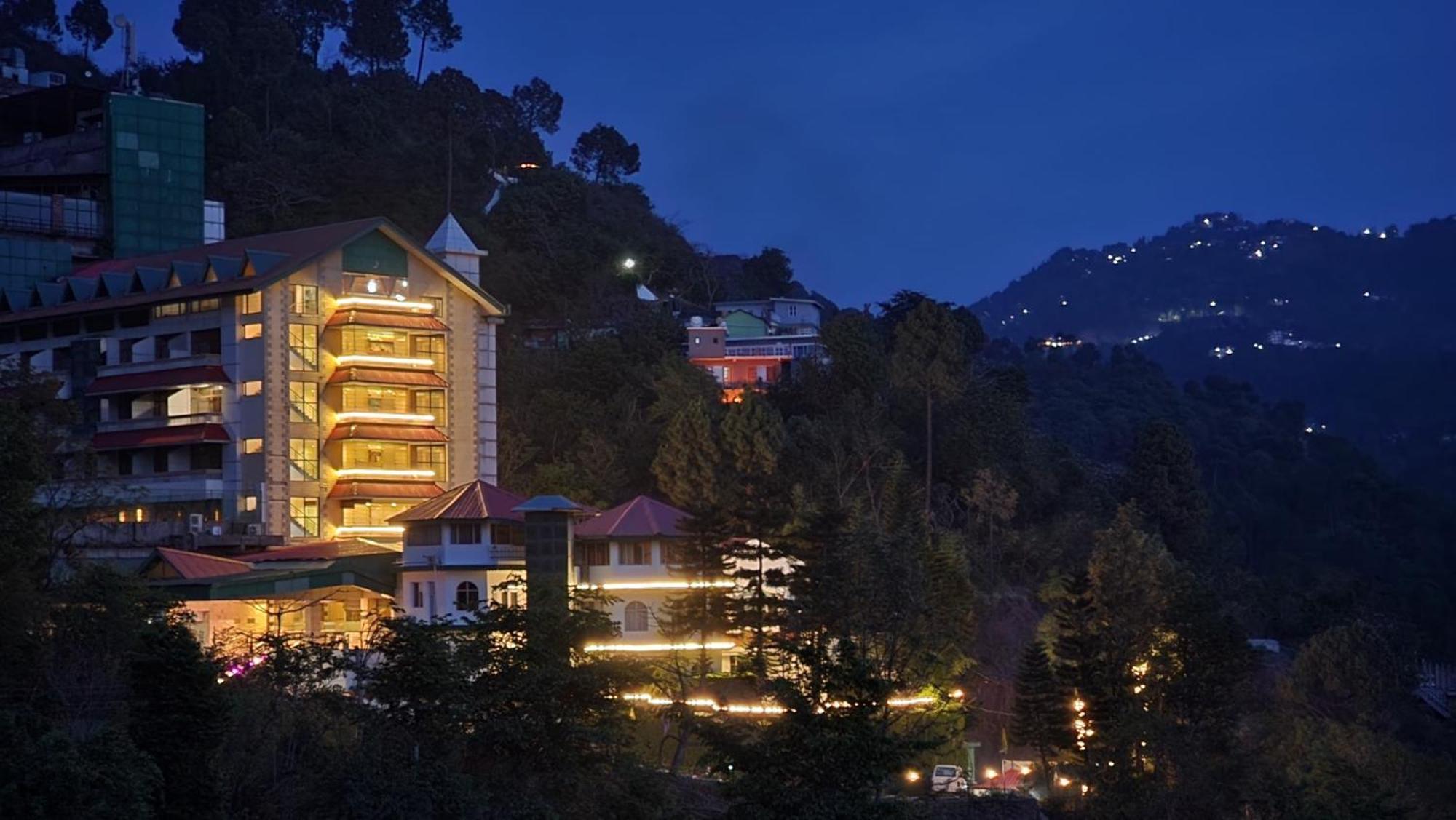 Hotel Royal Ark - Kasauli Buitenkant foto