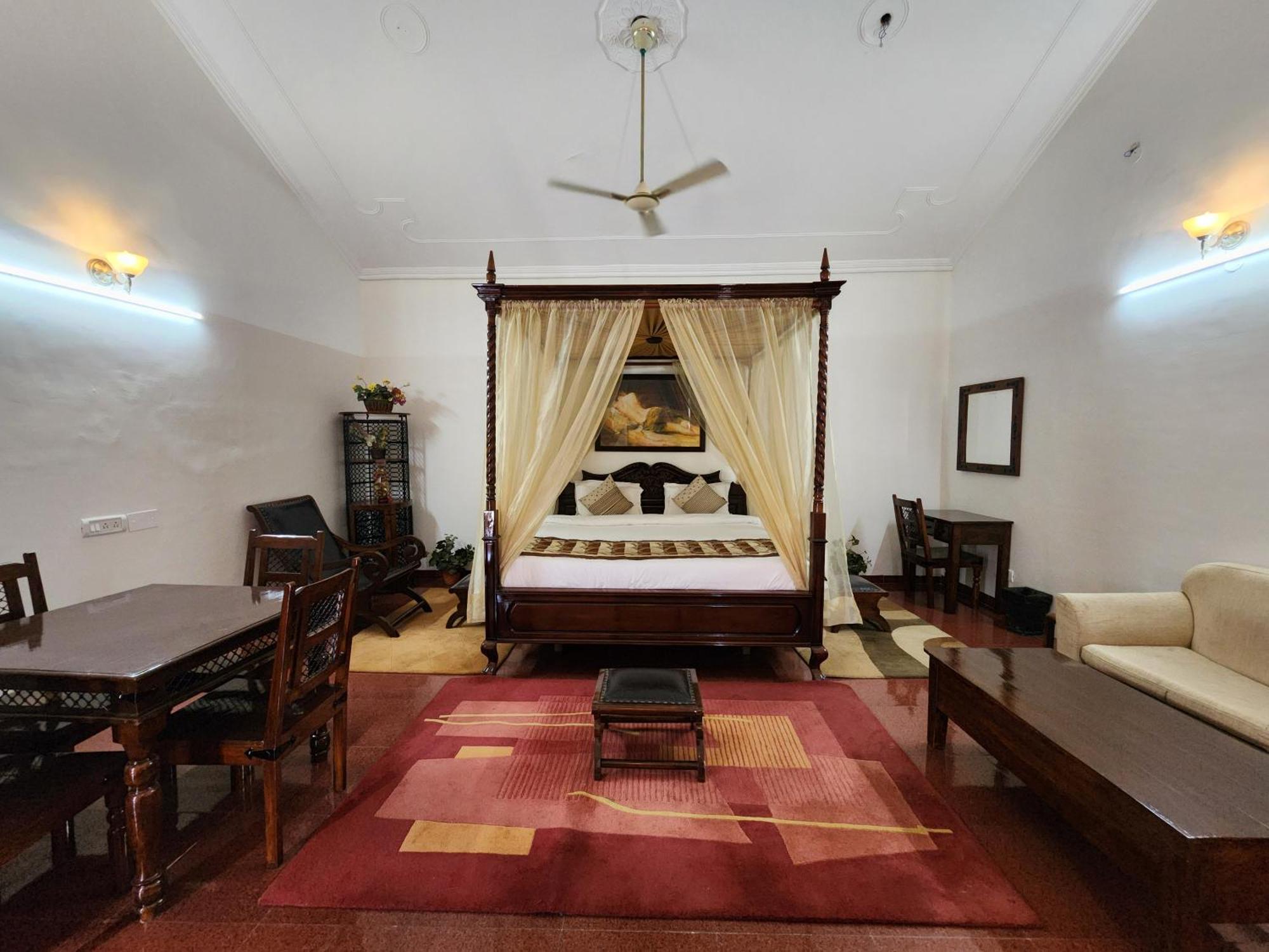 Hotel Royal Ark - Kasauli Buitenkant foto