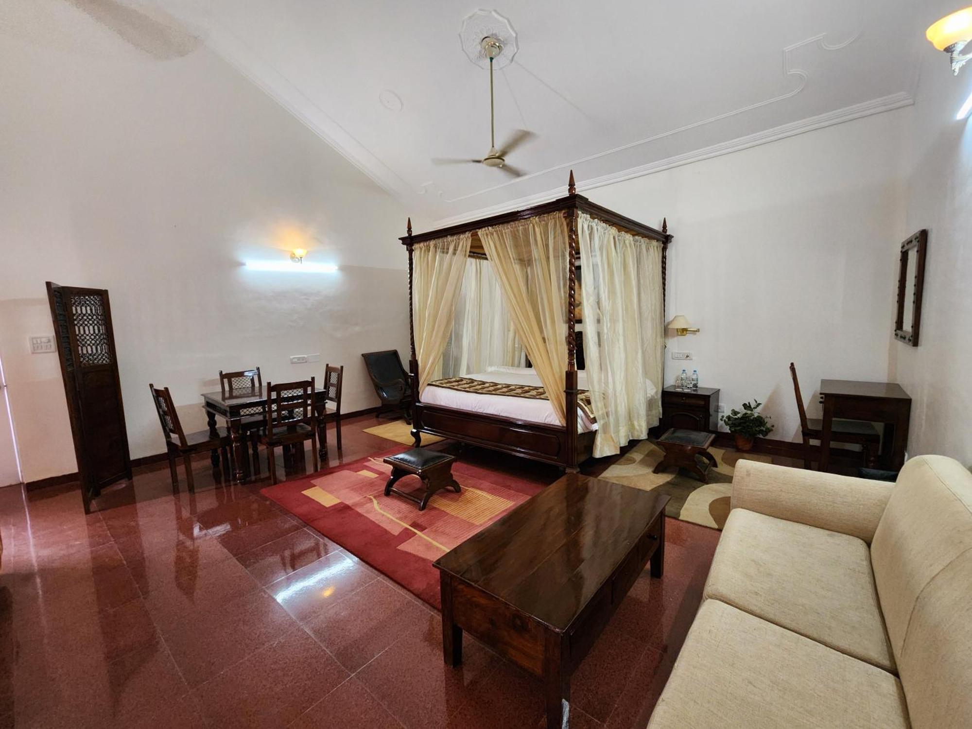 Hotel Royal Ark - Kasauli Buitenkant foto