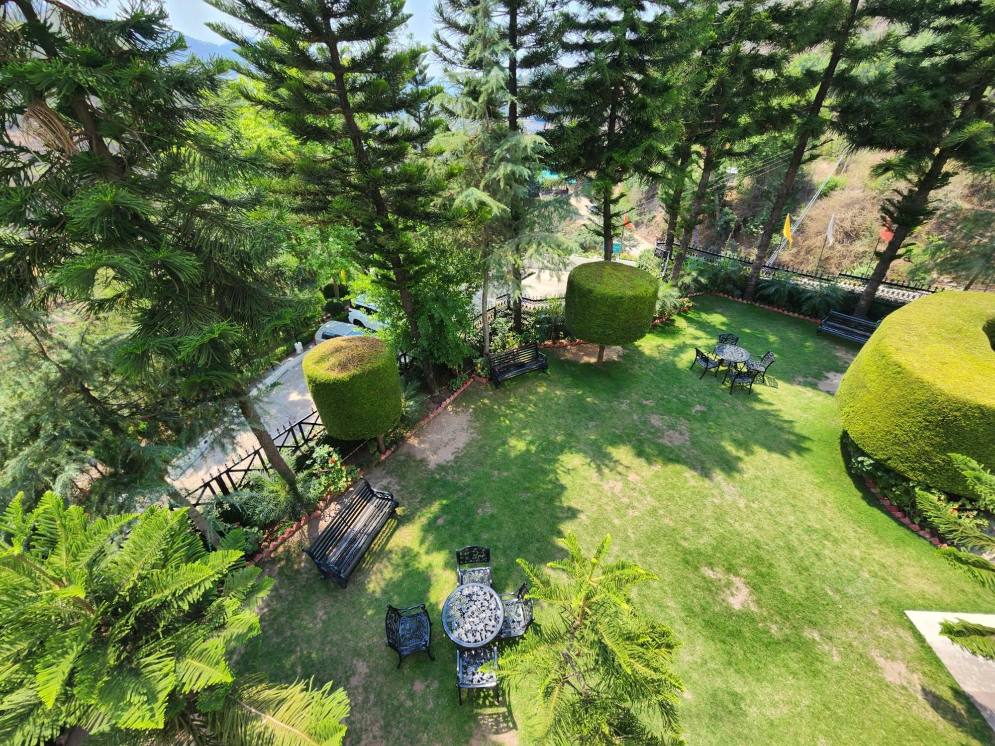 Hotel Royal Ark - Kasauli Buitenkant foto